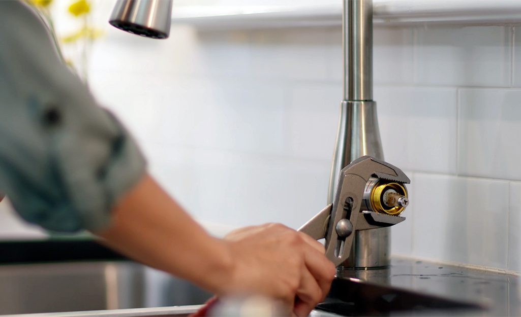 how to replace faucet cartridge